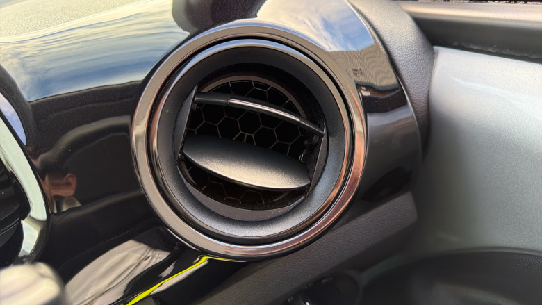 Volkswagen Up 1.0 Move Up 3dr Petrol Hatchback